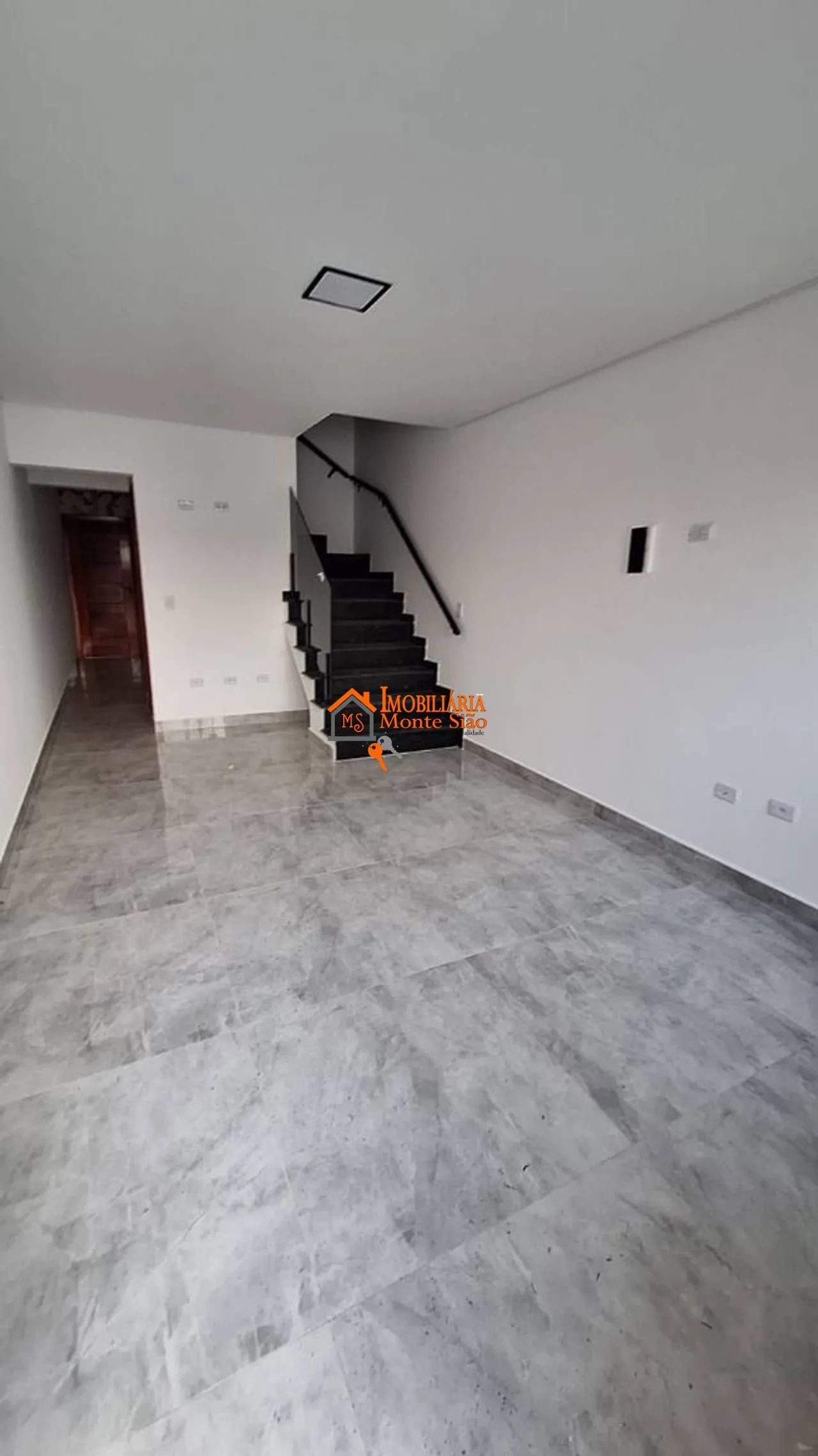 Imagem Sobrado com 2 dormitórios à venda, 92 m² por R$ 450.000,00 - Jardim Rio Negro - Itaquaquecetuba/SP