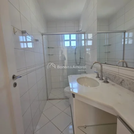 Imagem Localizada em um ambiente tranquilo, com apenas 59 residências, esta aconchegante e charmosa casa e...