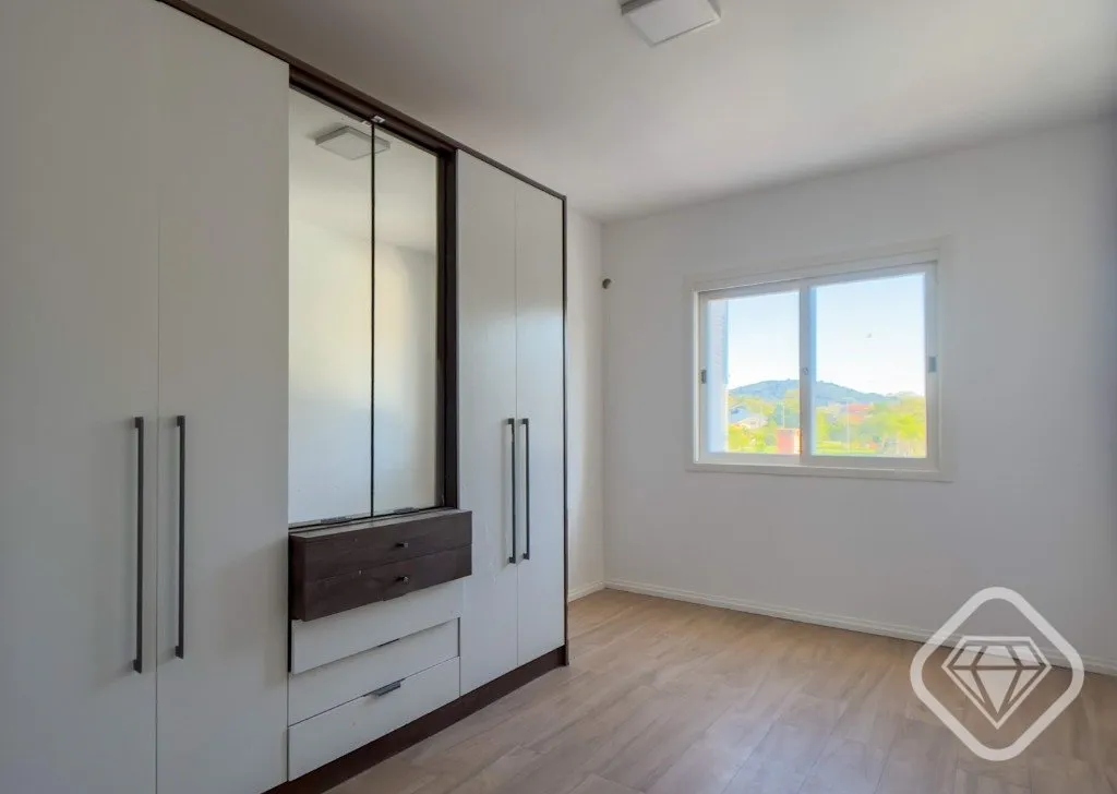Imagem Casa semimobiliada com piscina no bairro Hípica, pronta para morar, com excelente padrão de acabam...