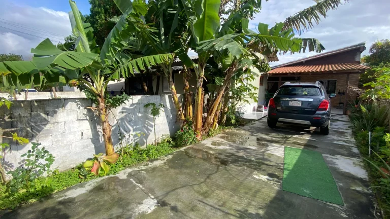 Imagem Venda de Duas Casas no Campo Duna: 5 Quartos, 1 Suíte, 2 Salas e 176m² em Garopaba-SC! Próximo ao Supermercado Silveira e IFISC.