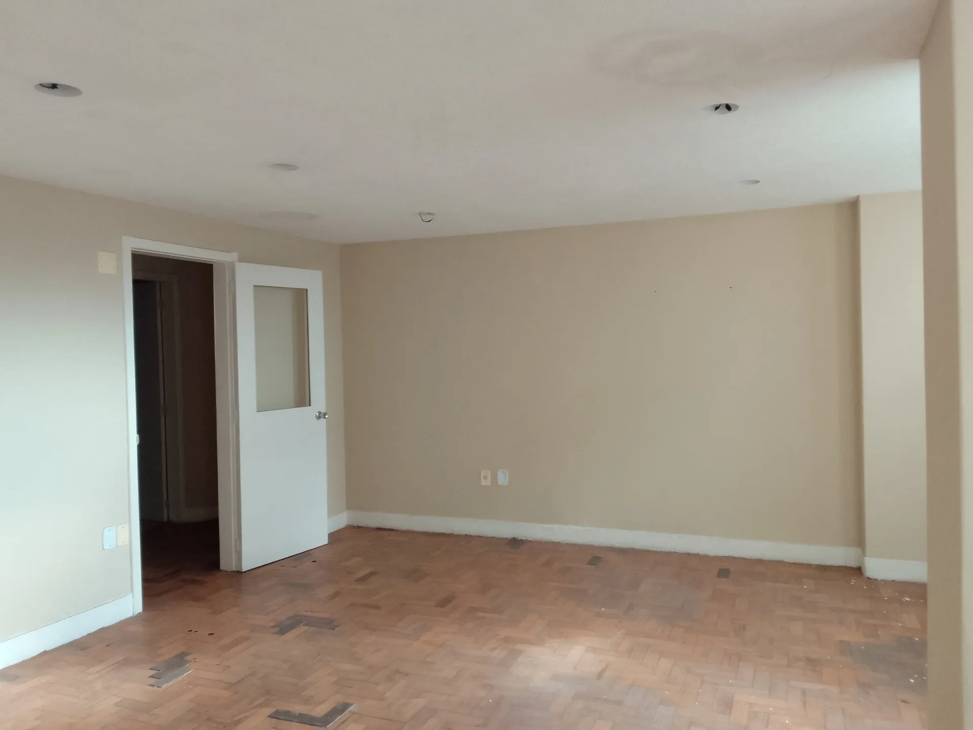 Imagem Sala comercial à venda em Porto Alegre, Centro, 112.6m2