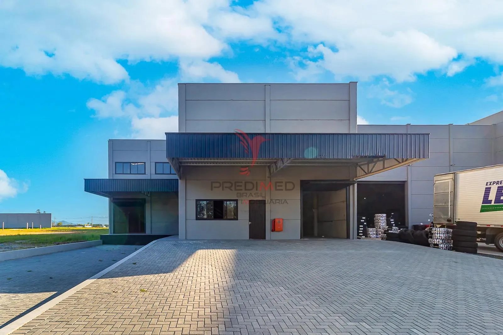 Imagem O Epicentro da Estratégia Logística: Galpão Premium com Heliponto e Conectividade