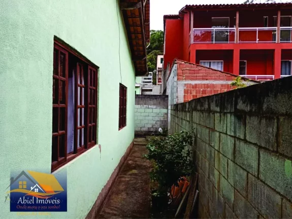 Imagem Casa linear de 3 quartos e 1 suíte na Praça da Furunfa