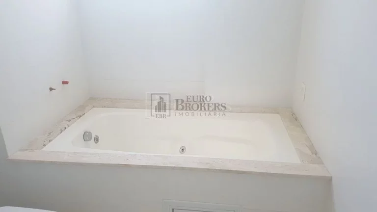 Imagem Apartamento com 3 suítes no Centro de Balneário Camboriú