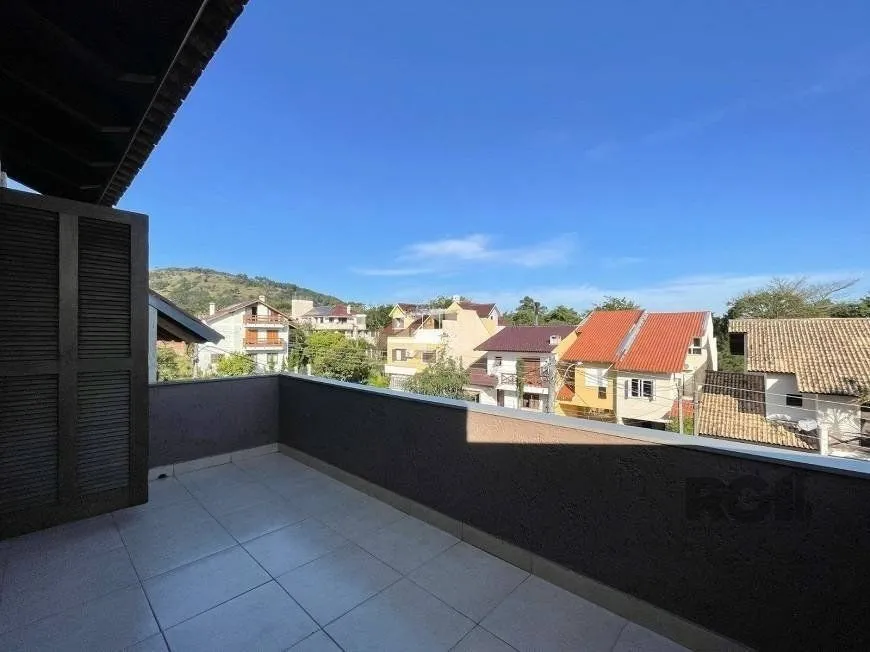 Imagem Excelente casa de 121m² com 3 dormitórios e 2 vagas.