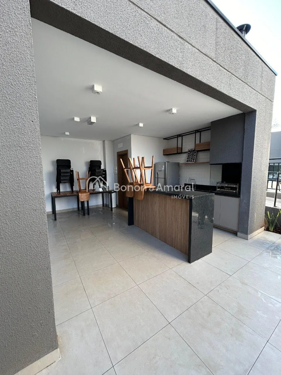 Imagem Apartamento Garden a venda com 2 Quartos sendo 1 suíte, 2 banheiros e 2 vagas Mansões Santo Antonio 61m²