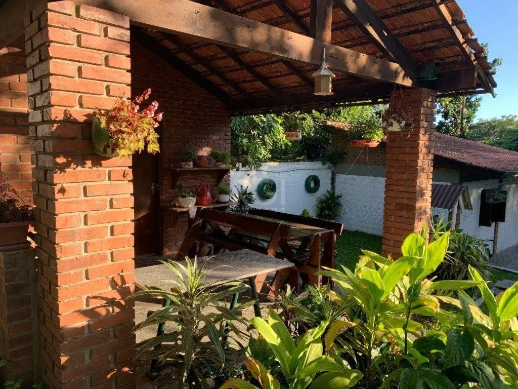 Imagem Sítio para Venda - 2000m², 3 dormitórios, 2 vagas - Ponta Grossa