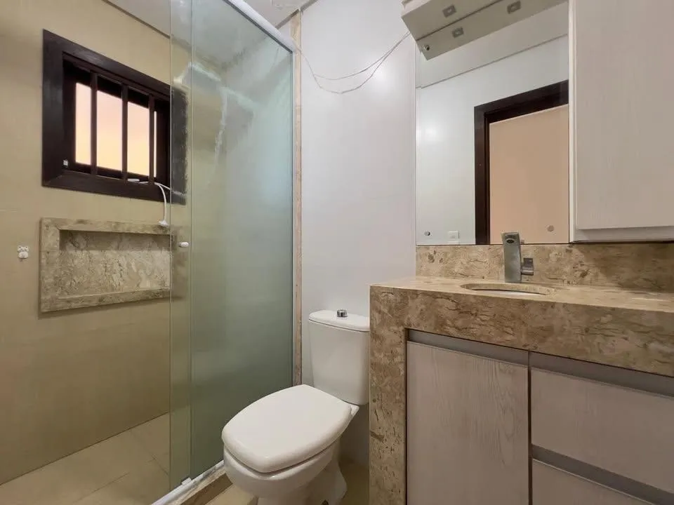 Imagem Casa 3 Dormitórios - Bairro Capao Novo posto 4