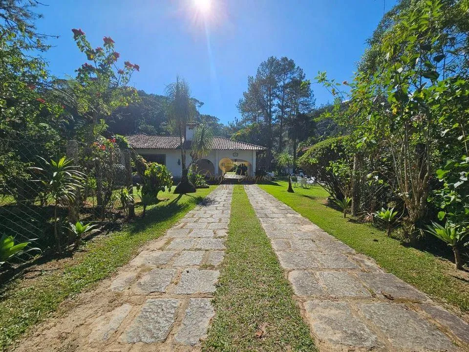 Imagem Casa em Condomínio para Venda em Teresópolis / RJ no bairro Albuquerque