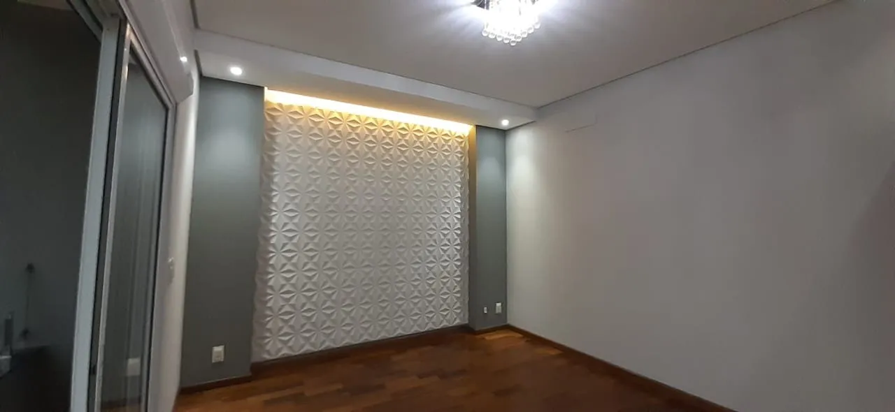 Imagem Casa de alto padrão no Alphaville Nova Esplanada, Votorantim, com 5 suítes, piscina e vista privilegiada, próxima ao Campolim e Shopping Iguatemi.