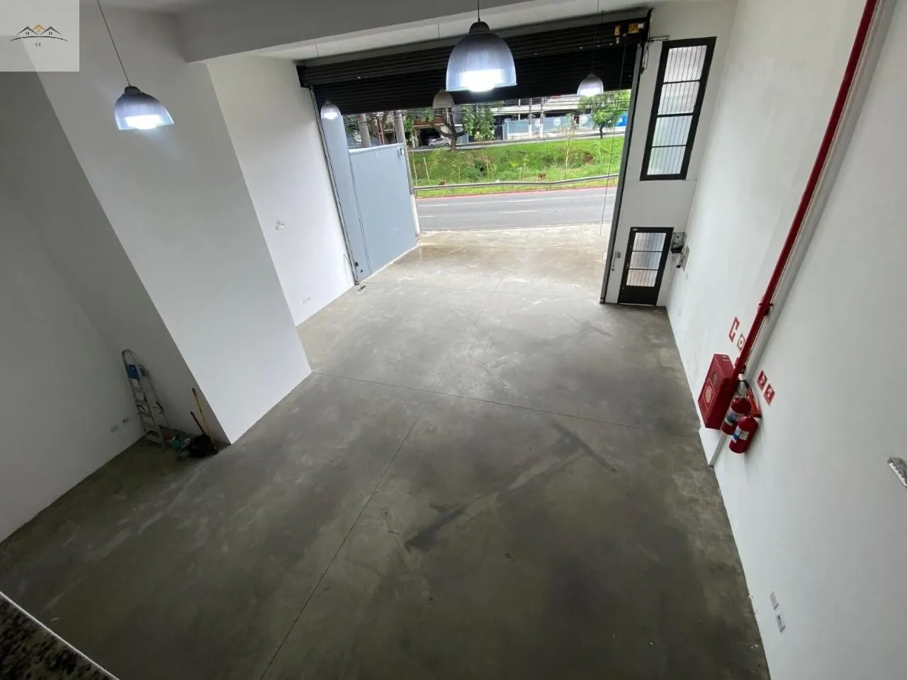 Imagem Galpão Comercial para locação em Osasco Vl. Osasco 300m² + 50m² de Mezanino
