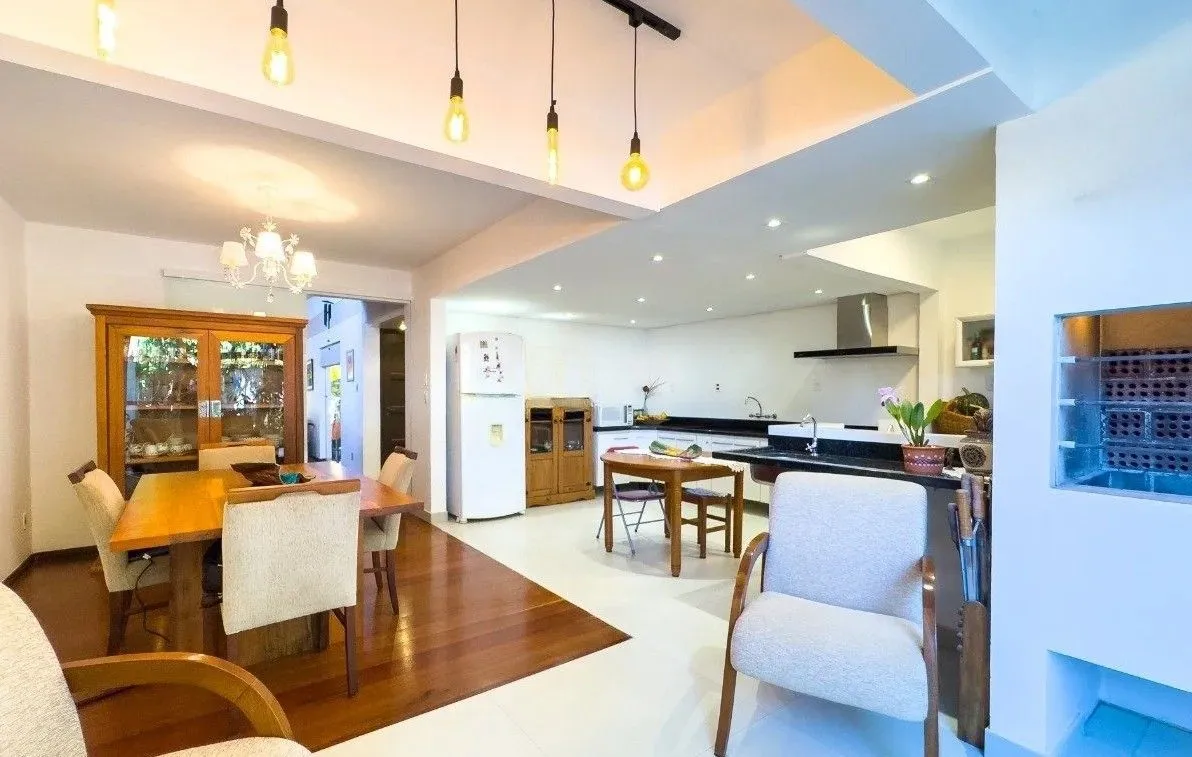 Imagem Casa Condominio Bairro Tristeza - 218m², 3 dormitórios, sendo 1 suites, 2 vagas!!