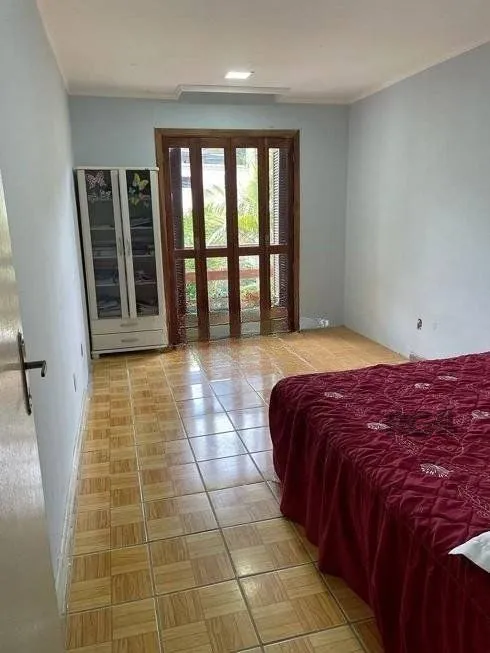 Imagem Casa de 4 dormitórios, bairro Ipanema