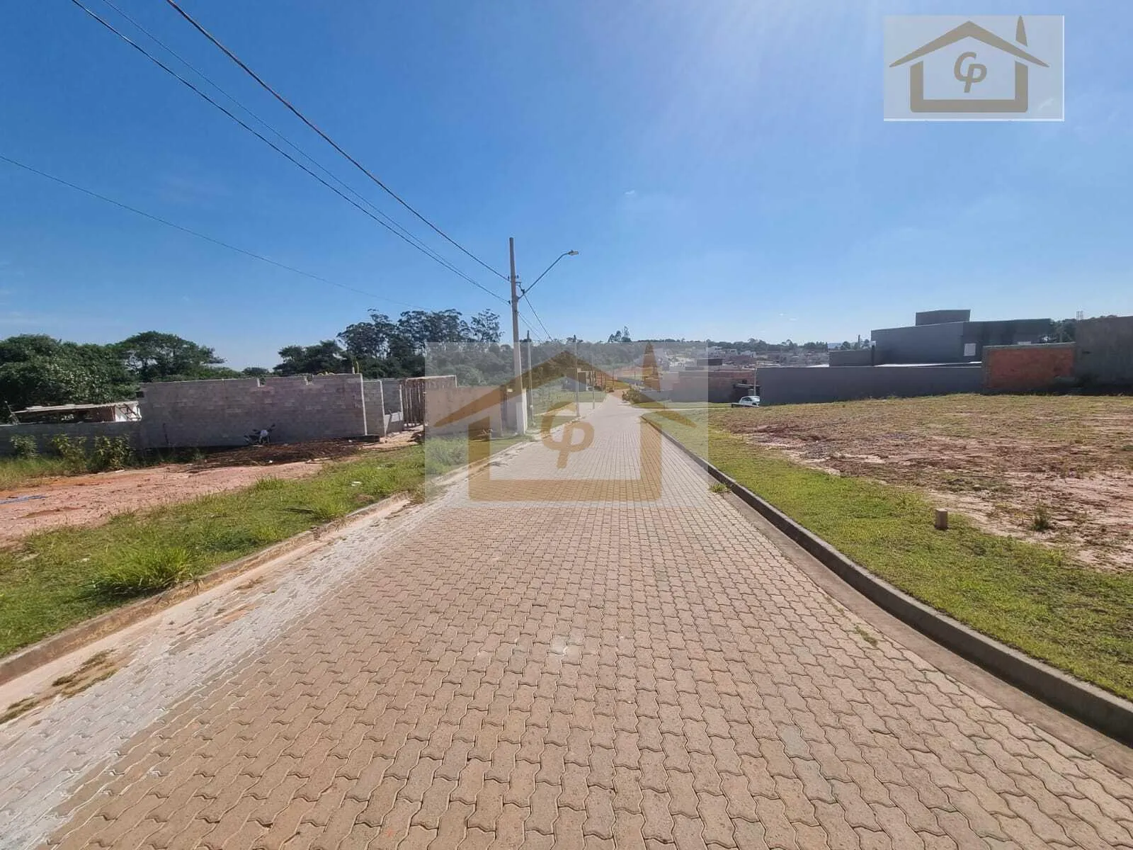 Imagem Lote de Esquina, são 299,50 metros, Piscinas, Spa e muito Mais!