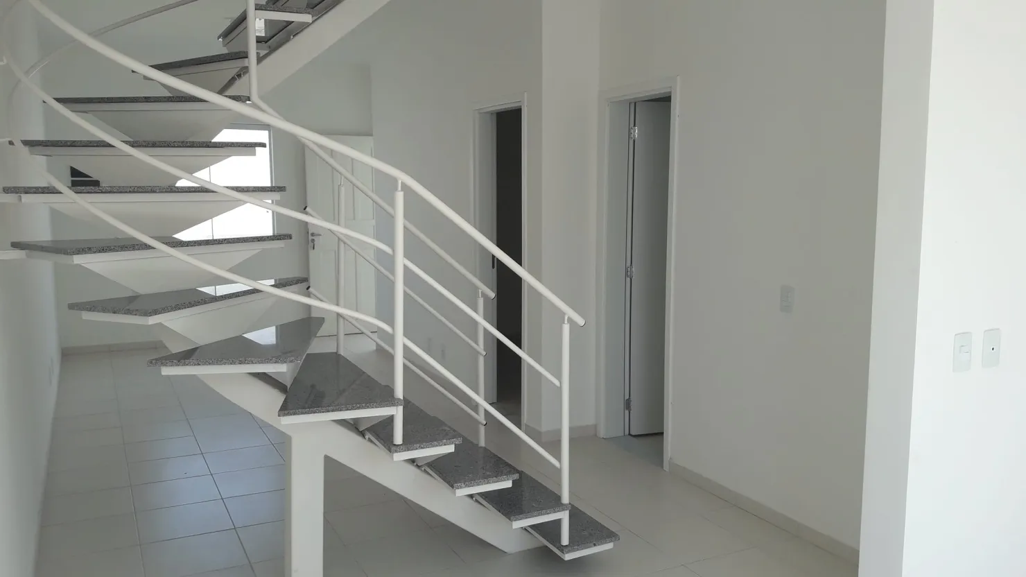 Imagem Casa para Locação 3 Quartos, 1 Suite, 2 Vagas, 140.4M², Campo Alegre, Pindamonhangaba - SP | Condomínio Jardins - Pinda
