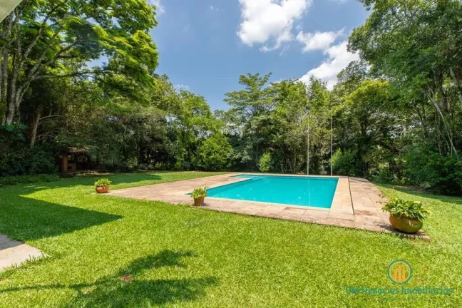 Imagem Casa com 6d/2sts, salão festas, piscina, gourmet! Em condomínio