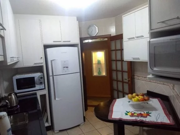 Imagem Cobertura com 4 dormitórios, sendo 1 suíte, sala de estar, água quente, ar condicionado, moveis p...