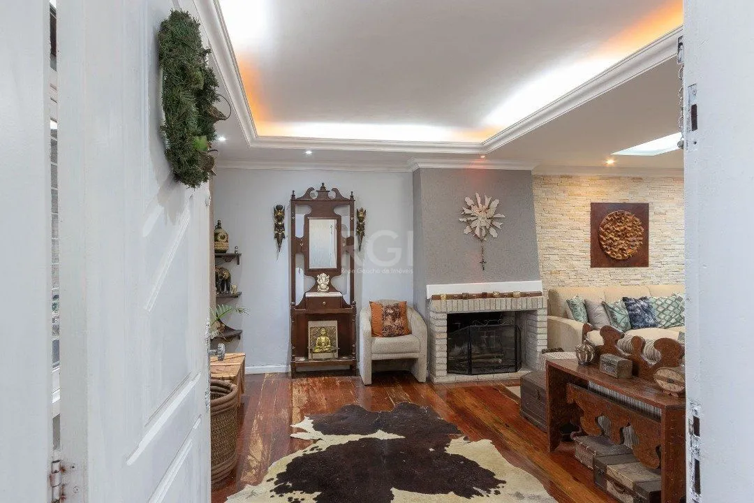 Imagem Casa para Venda com 3 dormitórios, sendo 1 suites e 4 vagas no bairro Ipanema