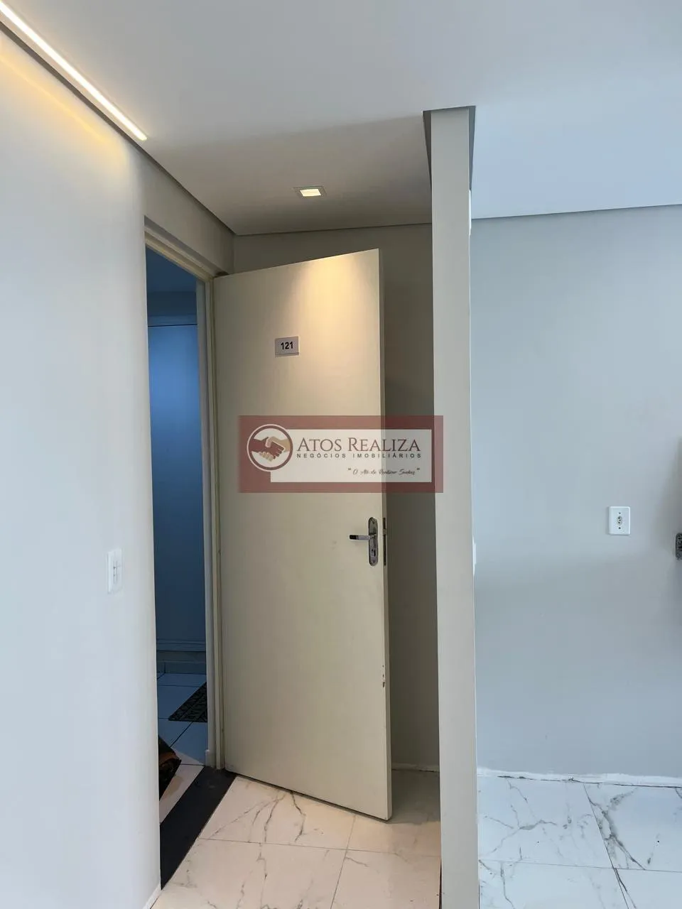 Imagem Alugo Grande oportunidade na vila Andrade, região do Morumbi, Apartamento de 58m², com 2 suítes, lavabo, Sacada, Sala, cozinha com armários, 2 Vargas fixas e cobertas, fazer completo, com mercadinho no condomínio que incluí água e gás, valor R$ 2.100 + co
