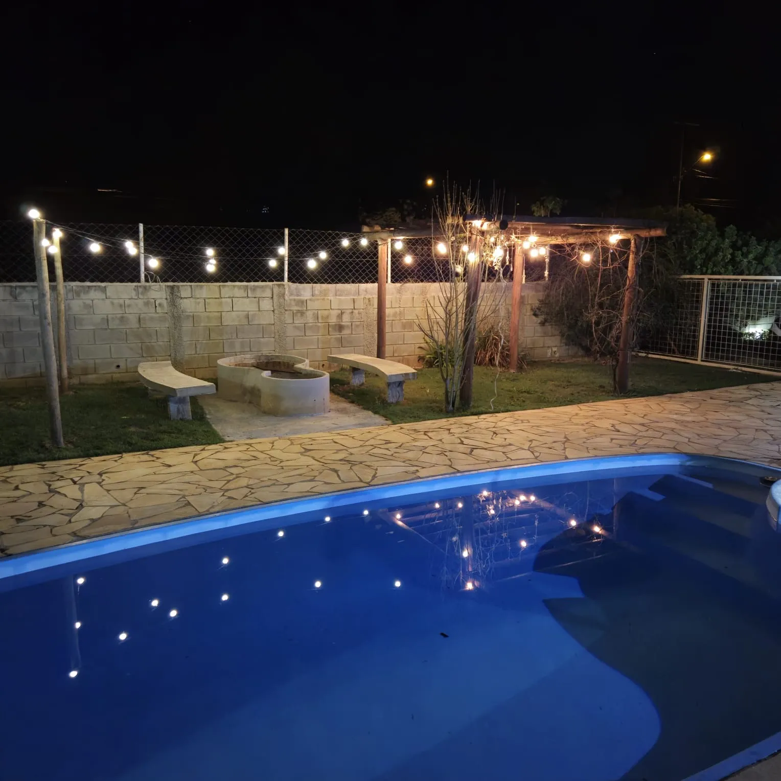 Imagem Casa Térrea com Piscina e Área Gourmet no Condomínio Village da Serra - 210m², 3 Dormitórios, 800m² de Terreno