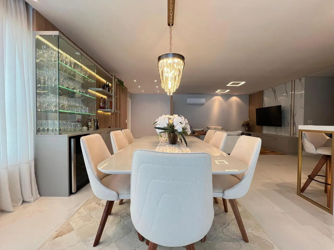 Imagem Apartamento com vista para o mar à venda com 197m2 por R$ 5.300.000,00