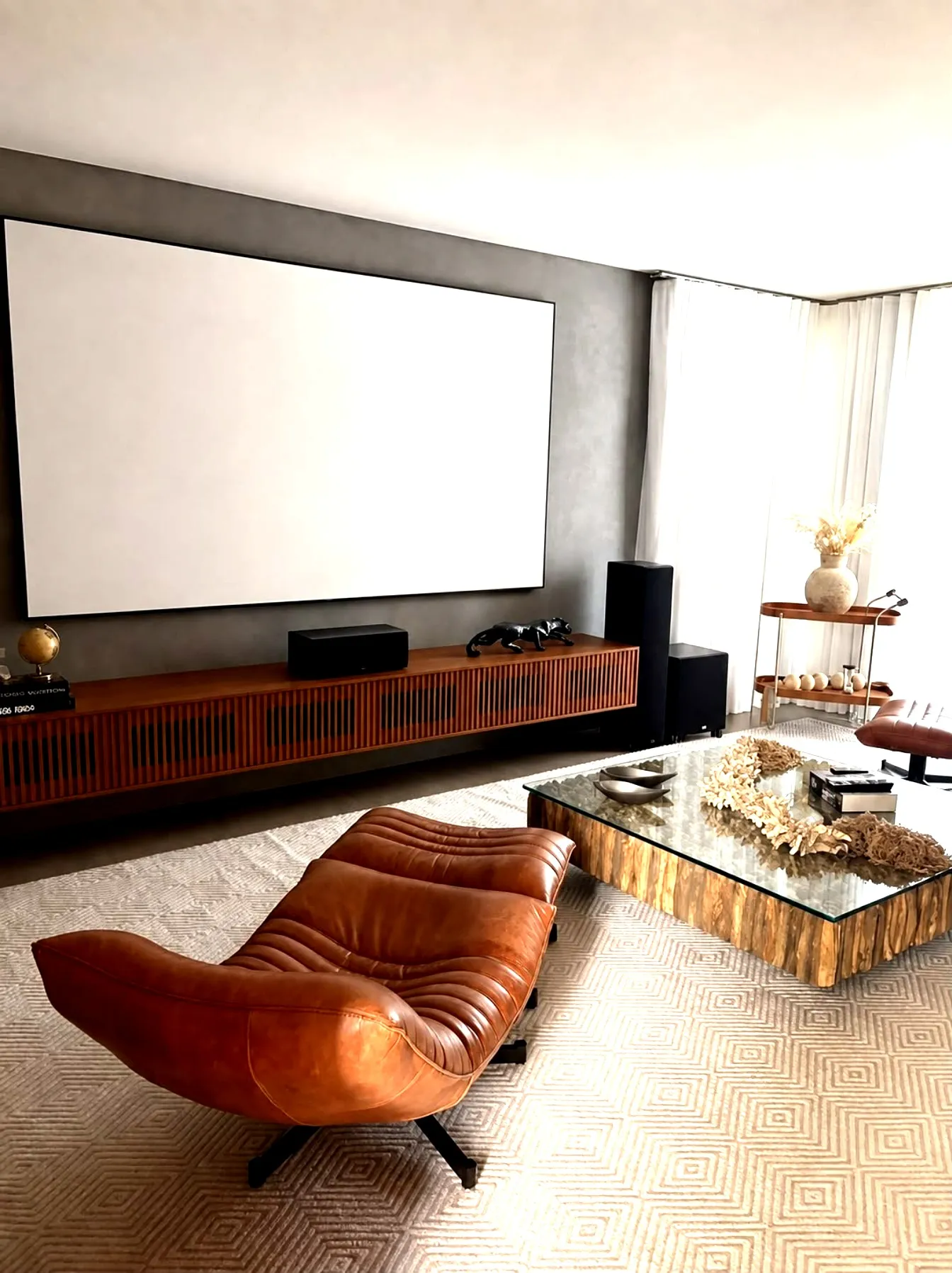 Imagem Casa de Luxo à Venda Condomínio Lago Azul Golfe Clube 4 Suítes, Cinema, Academia Prox Shopping Iguatemi (Aceita Permuta e Parcelamento)