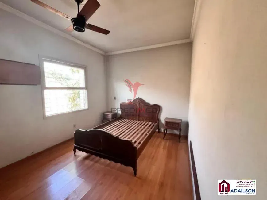 Imagem Casa em Florianópolis com 4 Quartos e 2 banheiros à Venda, 141 m² por R$ 1.490.000