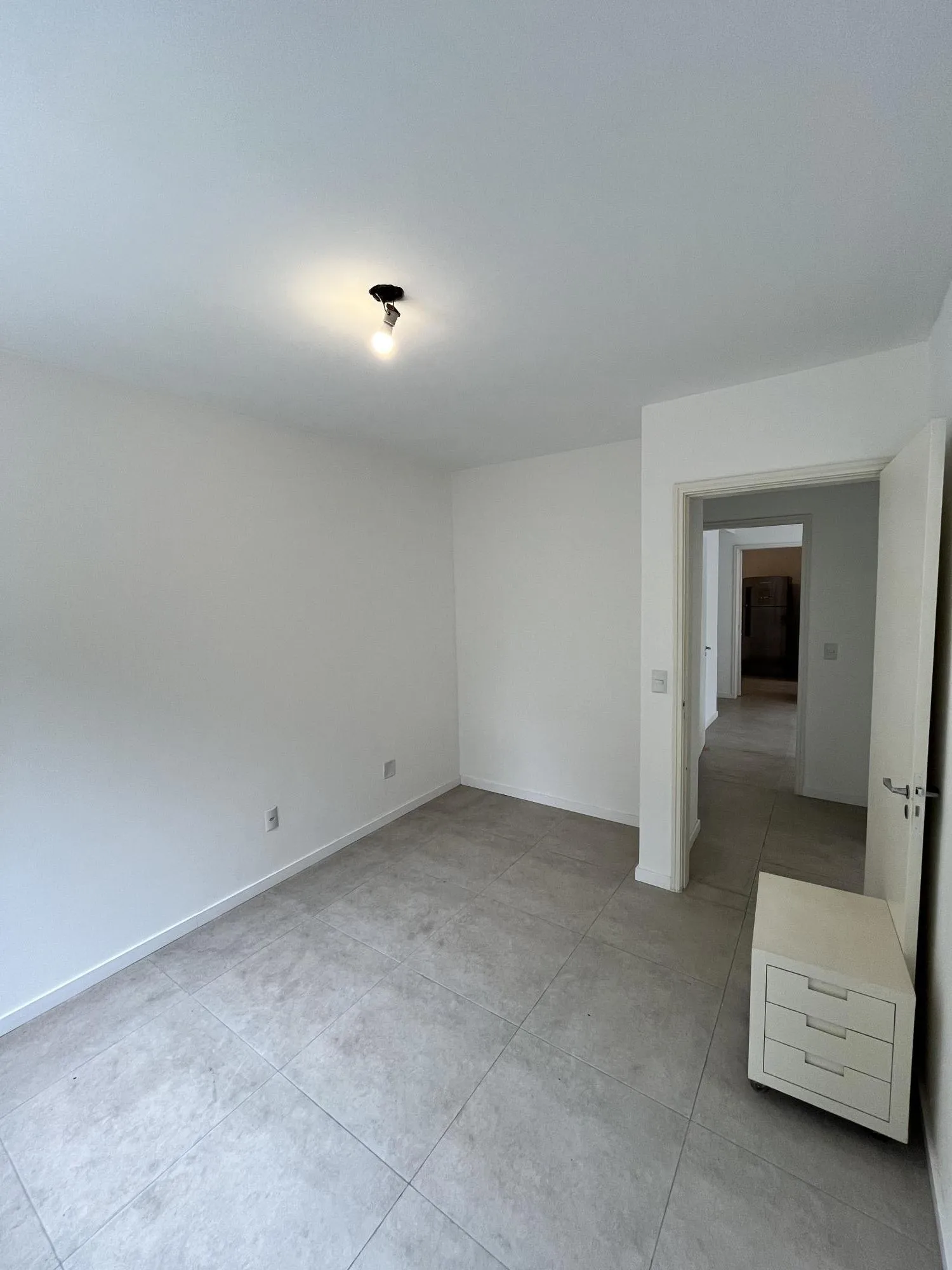 Imagem Apartamento de 2 quartos, 2 banheiros e 1 vaga de garagem no bairro Petrópolis