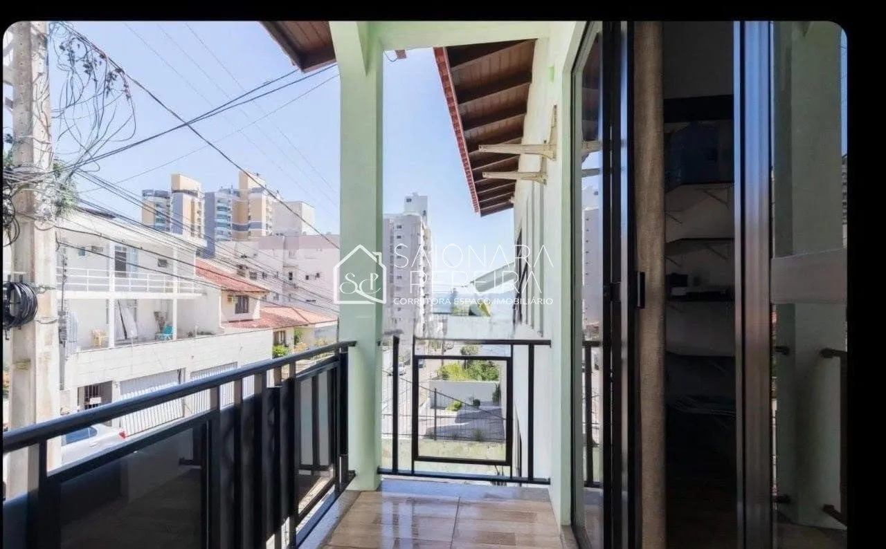Imagem Casa à venda com 4 dormitórios em Barreiros, São José - 342m²