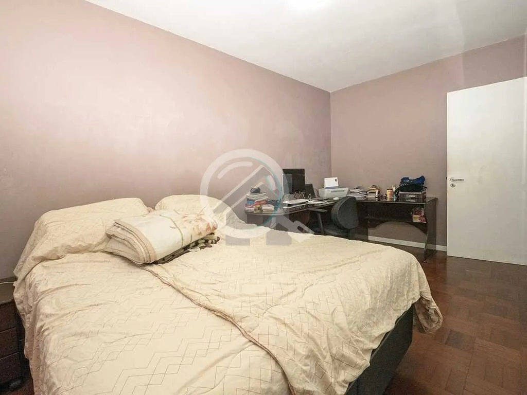 Imagem Apartamento no bairro Menino Deus localizado junto ao Shopping Praia de Belas e da Orla do Guaíba, ...