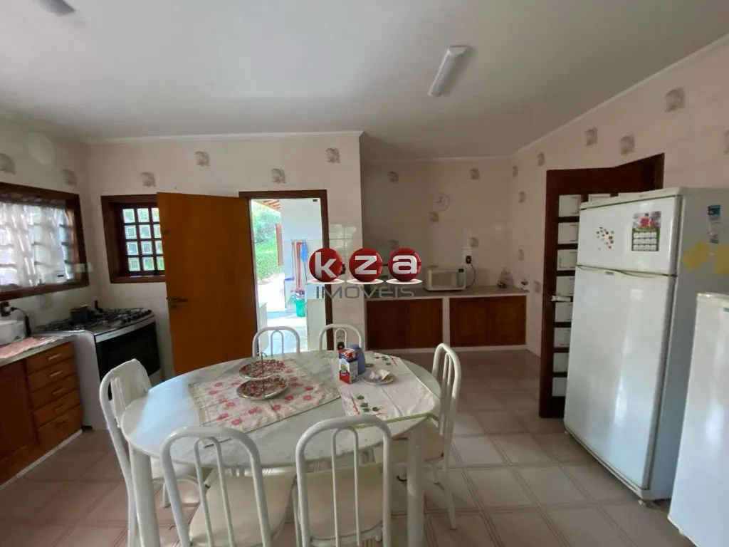 Imagem Chácara de luxo à venda em Valinhos-SP, com 4 quartos, 4 suítes e 15 vagas de garagem!