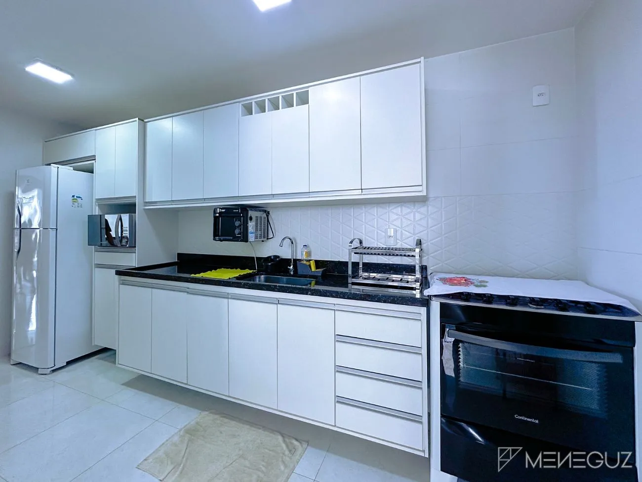 Imagem APARTAMENTO 3 QUARTOS A VENDA NA PRAIA DO MORRO, NA QUADRA DO MAR, COM LAZER E VISTA MAR