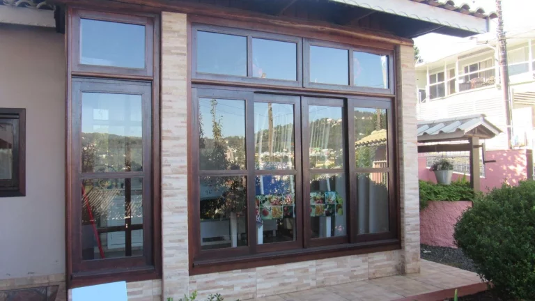 Imagem Casa para Venda em Concórdia, Industriários, 4 dormitórios, 2 banheiros