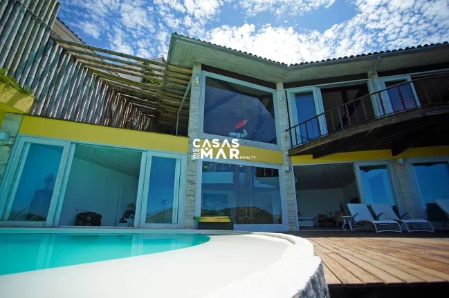 Imagem Casa frente mar de luxo na Ferradura, Búzios-RJ: 6 quartos, 6 suítes, 3 salas, 3 vagas - 749m² de pura sofisticação!