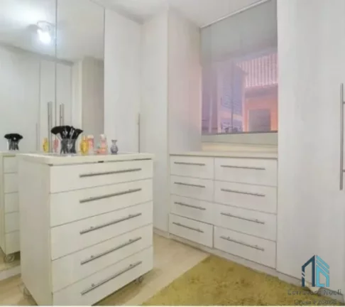 Imagem Casa com edícula a venda, 03 quartos c/suíte, no Portão em Curitiba PR