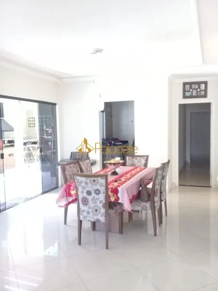 Imagem Casa à venda 3 Quartos, 1 Suite, 4 Vagas, 230M², Nossa Senhora do Perpétuo Socorro, Pindamonhangaba - SP