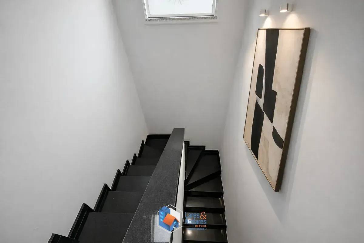 Imagem Sobrado para venda em Santana com 4 quartos, sendo 3 suítes, 230m²