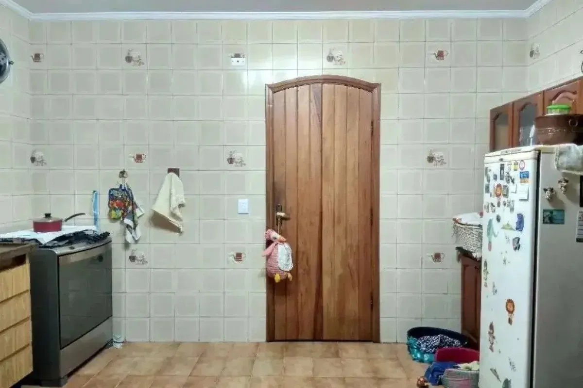 Imagem Casa para Venda em São Paulo, Jardim Pinheiros, 4 dormitórios, 2 suítes, 3 banheiros, 2 vagas