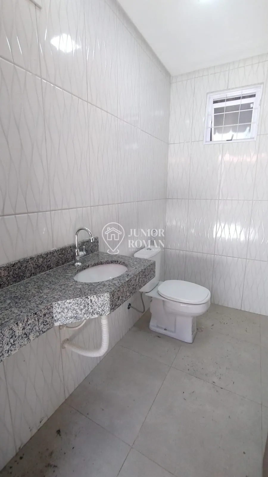 Imagem AMPLO SOBRADO 4 DORM 1 SUITE AREA DE LAZER COM CHURRASQUEIRA NO BAIRRO SANTA LUZIA - BARREIRAS/BA