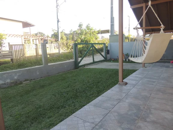 Imagem Linda Casa de 2 Quartos na Praia do Rosa, Imbituba-SC - Excelente Oportunidade!