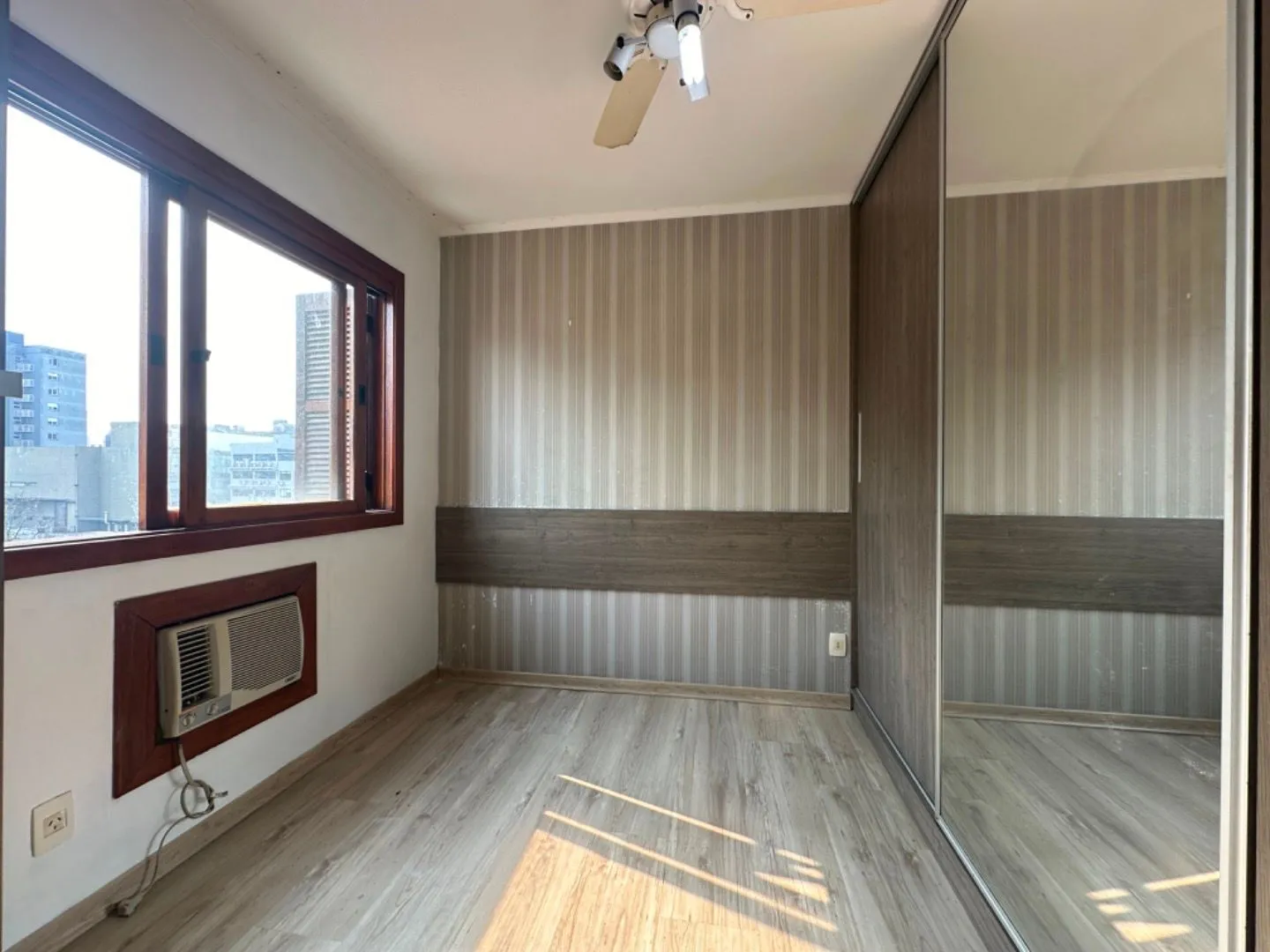 Imagem Apartamento com 3 dormitórios à venda, 114 m² por R$ 749.900,00 - Centro - Canoas/RS