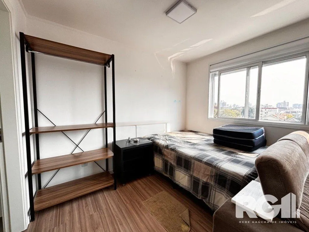 Imagem Apartamento pra investidor, 1 dormitório 51m², privativos 01 vaga locado. TOTALMENTE MOBILIADO R. Plácido de Castro - Azenha - Porto Alegre