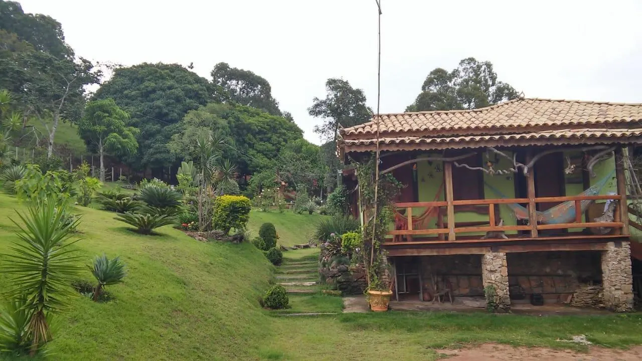 Imagem Vendo um belíssimo sítio em Carmópolis de Minas com 10 hectares de terra,