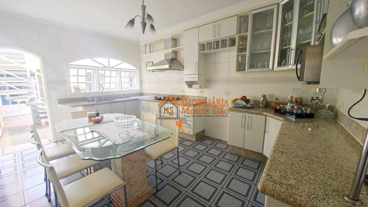 Imagem Sobrado com 3 dormitórios à venda, 307 m² por R$ 1.800.000,00 - Jardim Santa Mena - Guarulhos/SP