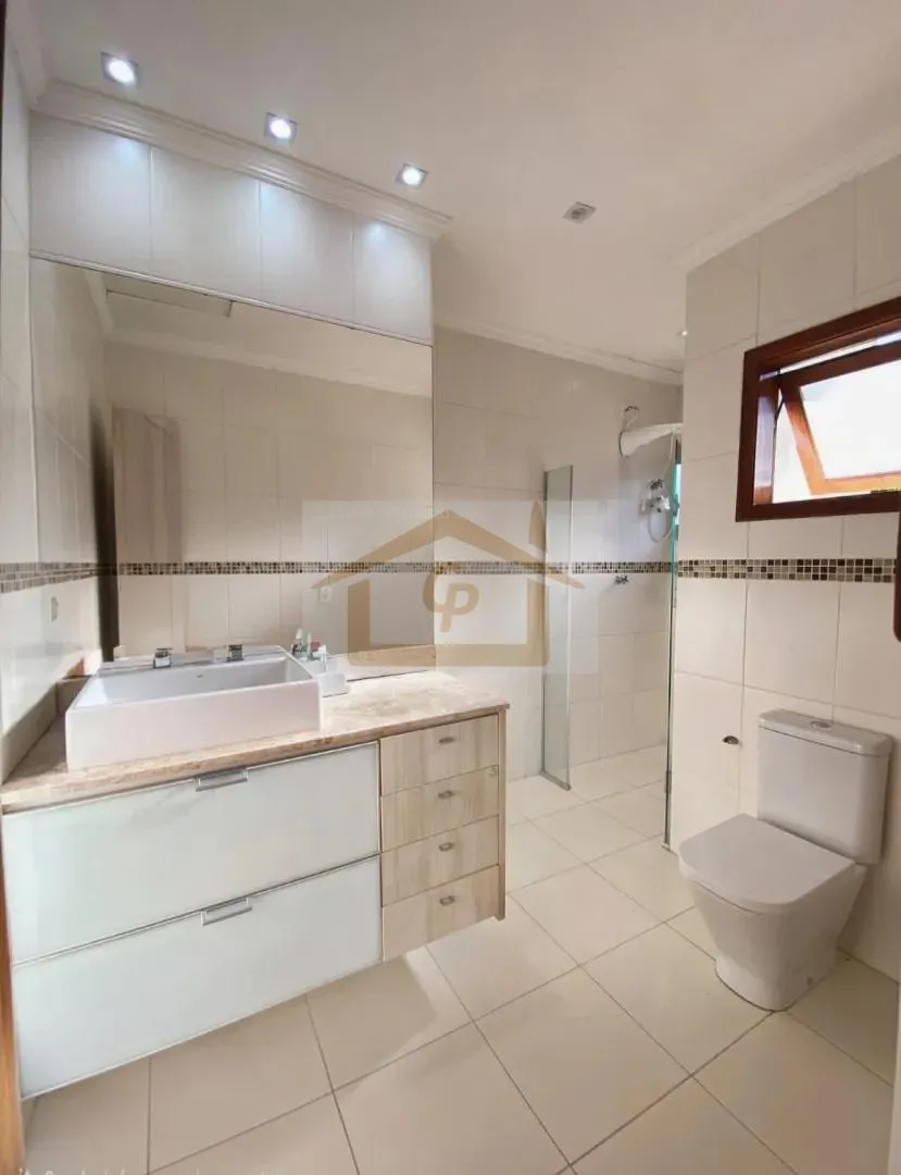 Imagem Sua nova casa te espera no condomínio dos sonhos! 3 suítes, 4 vagas
