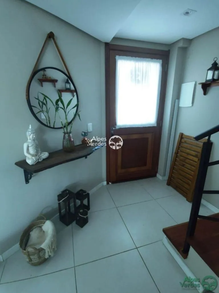 Imagem Vende-se Casa Geminada á 5 minutos da Catedral de Pedra