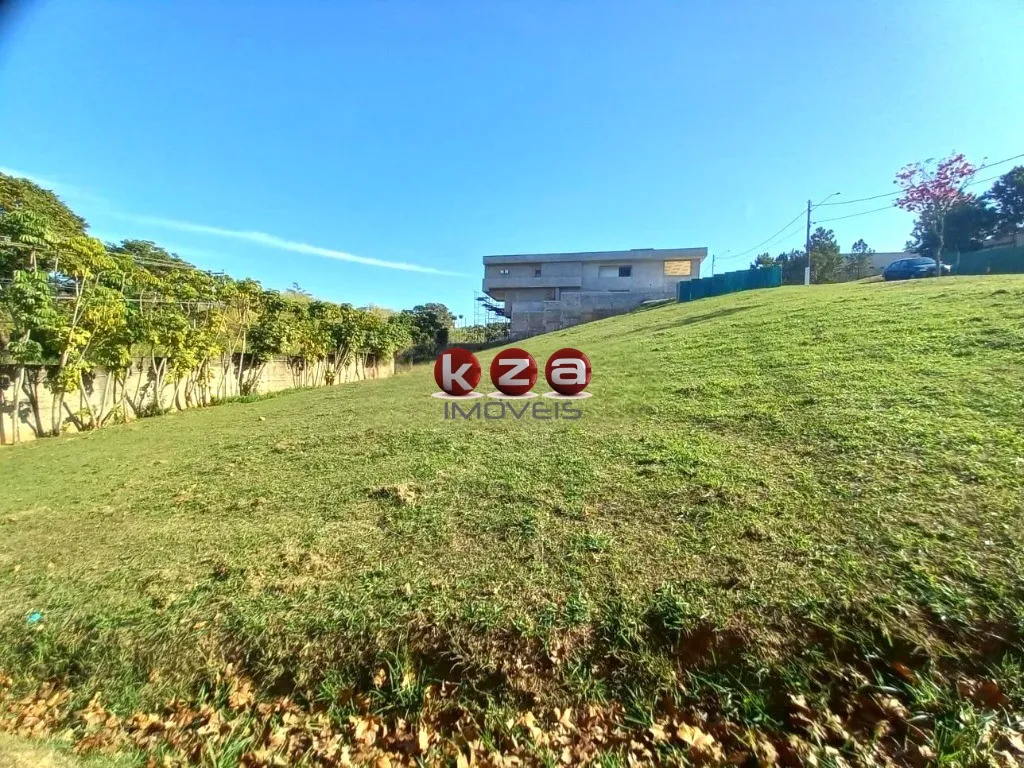 Imagem Terreno à venda em condomínio exclusivo em Valinhos-SP, 1.070m² de área no Condomínio Villa Lombarda.