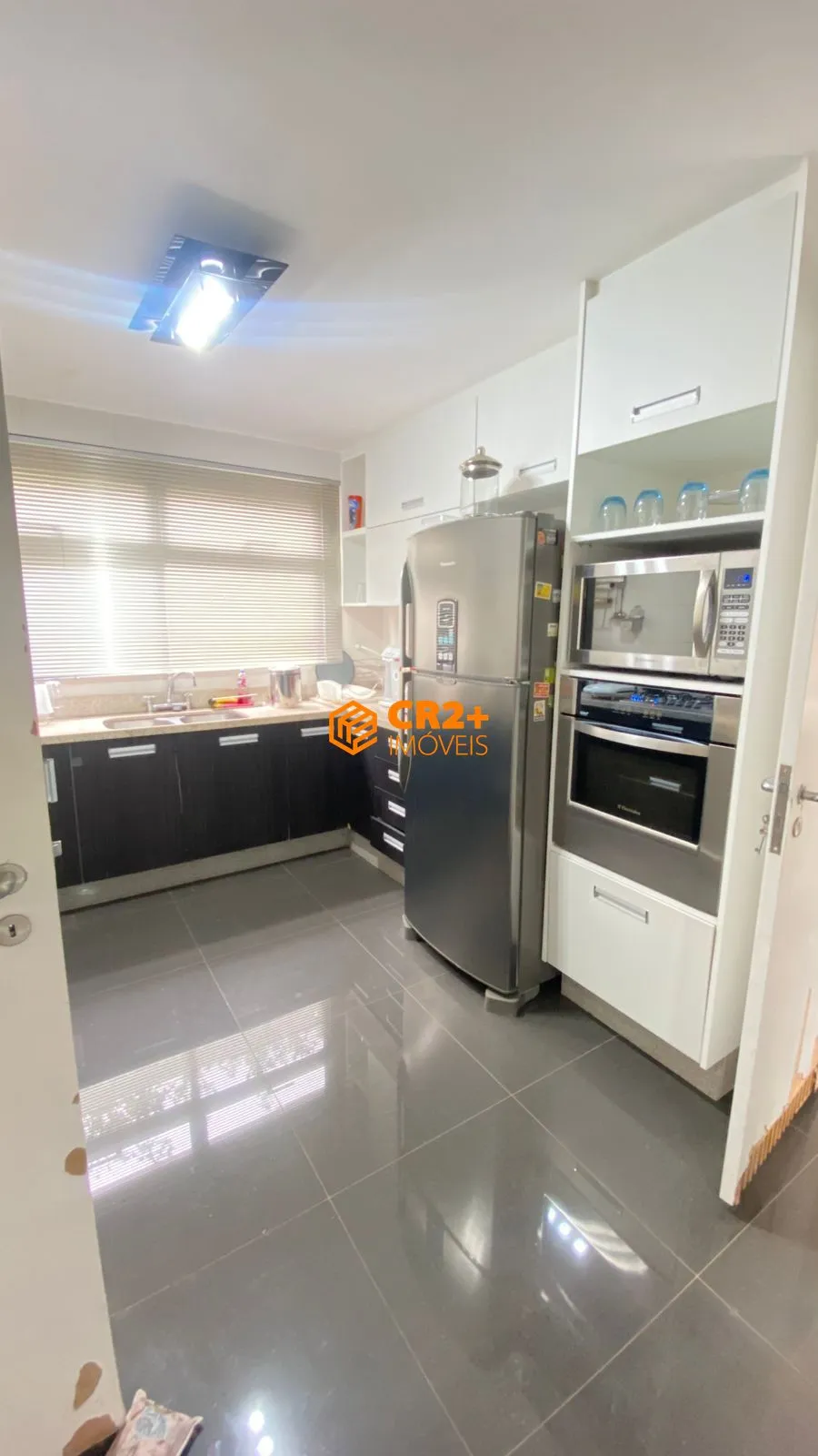 Imagem Vendo casa alto padrão 06 quartos, 02 suítes, 450m2, 02 vagas de garagem no Recr