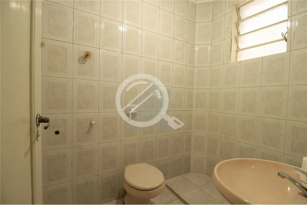 Imagem Amplo apartamento de 1 dormitório com closet, banheiro com ventilação natural, amplo arejado, pá...