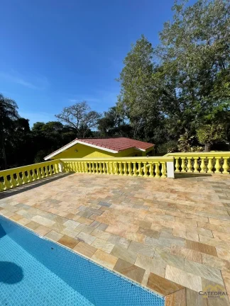 Imagem Casa térrea com 3 suítes em condomínio à venda em Jordanésia - Cajamar/SP